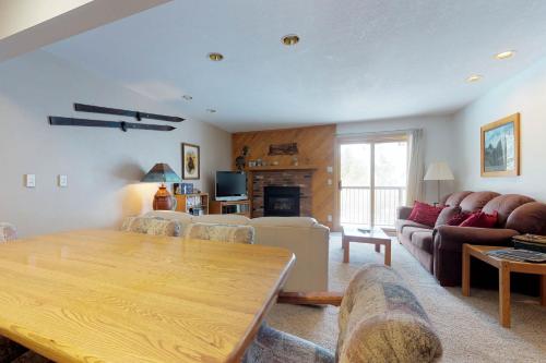 Snowdance Condominiums B102 - image 8