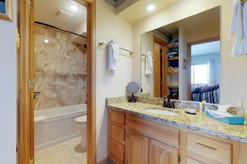 Snowdance Condominiums B102