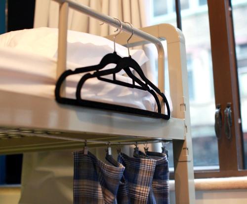 1 bunk bed