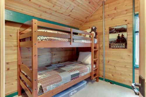 32 Cabin Cluster Ln - main image