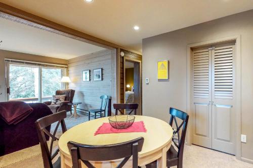 The Bluff Mountain Retreat - main image