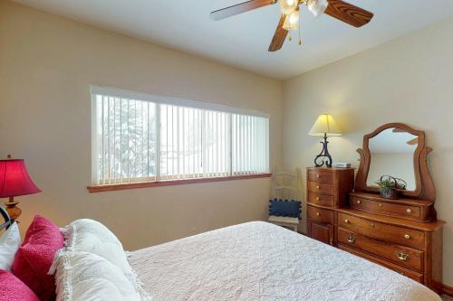Whispering Pines 924 - image 8
