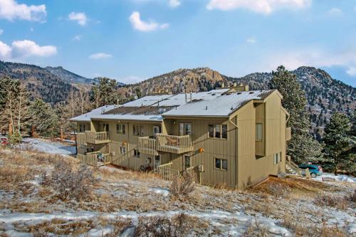 Camelot on Deer Mountain - image 2