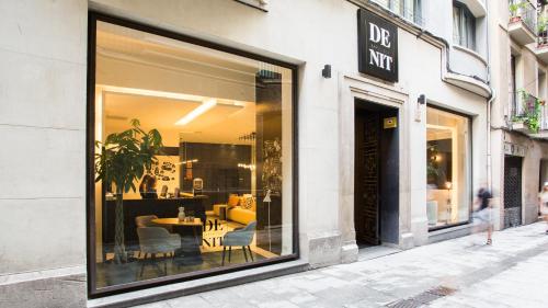  Denit Barcelona, Pension in Barcelona