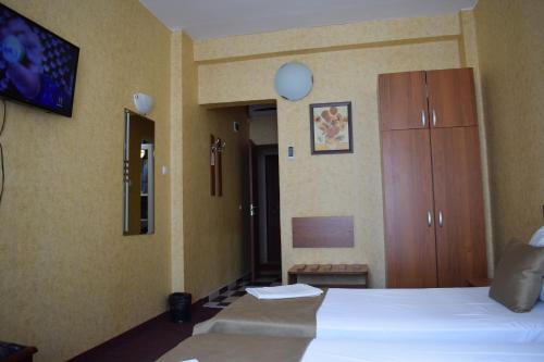 Slavyanska Beseda Hotel - image 5