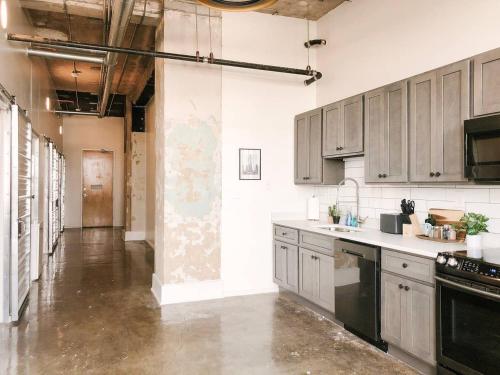 Sunny Sterchi Loft w/ view - image 14