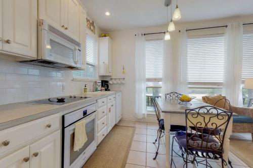 Destiny Beach Villa near Crab Trap