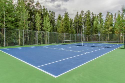 Ski and Racquet Club 203B in Breckenridge, USA