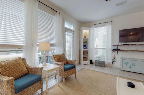 Destiny Beach Villa near Crab Trap