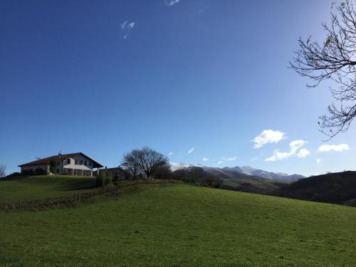 BaskoParadis I Eco-Gites I Calme I Vue I Ânes I Jardin I Montagne I Nature