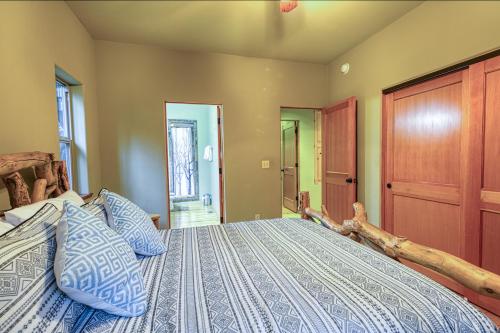 Winters Den - image 13