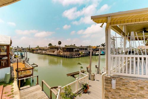 Long Island Village Unit 214 - Vadia Ancha, TX