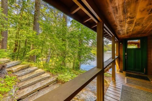 Hall's All-Seasons Lake House - image 7