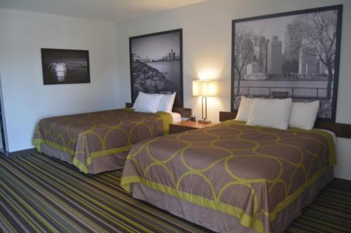 Super 8 by Wyndham Windsor/Dougall Super 8 by Wyndham Windsor/Dougall