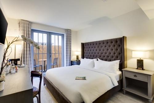 Classic Terrace King room in Clinton Hotel South Beach