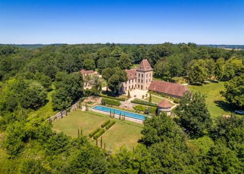 Chateau De Lascoups gîte à louer Clermont-de-Beauregard