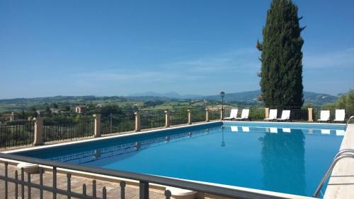 Peldbaseins, Villa Fonti in Orciano di Pesaro