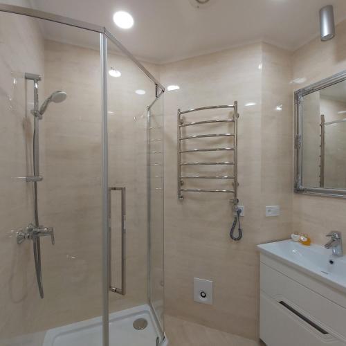 Two-Bedroom Apartment near Forum Lviv - image 5