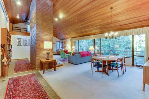 Sleeping Raven Woodland Retreat in 安吉利斯港