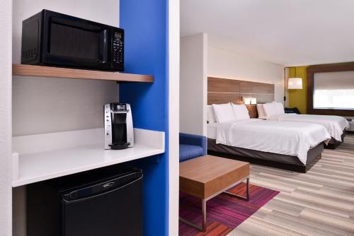 Holiday Inn Express Hotel & Suites Elgin, an IHG Hotel