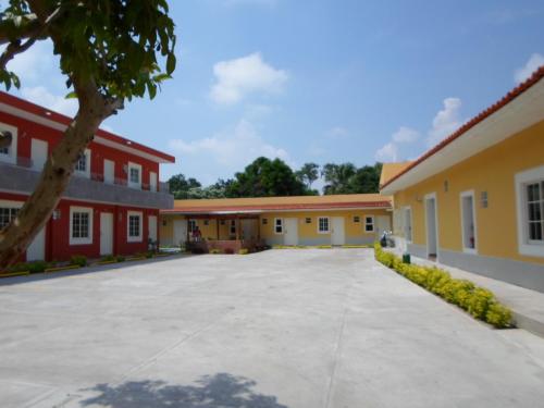 Létesítmények, Hotel Montroi City in Colima