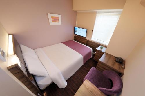 room detail thumbnail 1