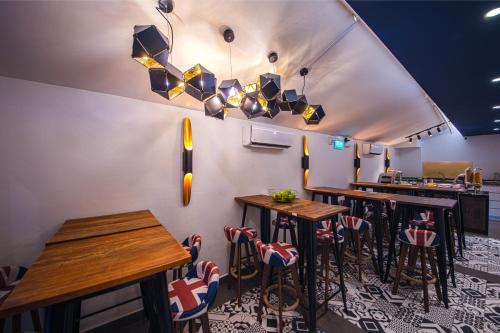 Food and beverages, Cube Boutique Capsule Hotel @ Kampong Glam near Haji Lane