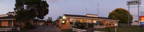 . Bordertown Dukes Motorinn