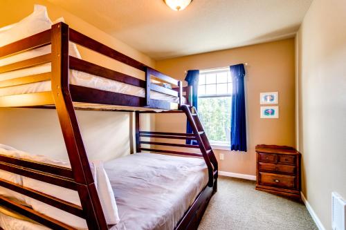 Annie's Oceanside Beach Rest - image 4