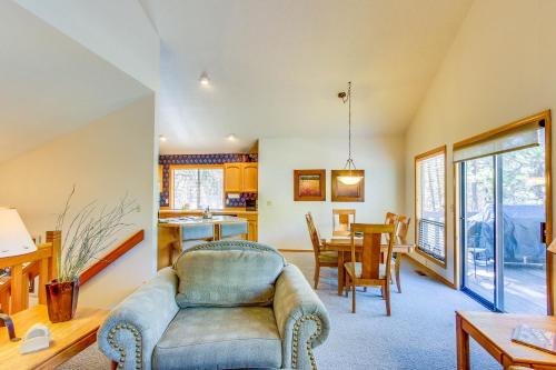 Central Lane 03 | Discover Sunriver - image 3