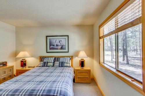 Central Lane 03 | Discover Sunriver - image 7