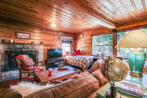 The Cherry Leaf Lodge & Retreat on Fallen Leaf Lake - image 5