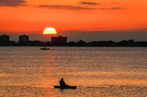 Sunsetter on Sapphire Shores in Sarasota, USA