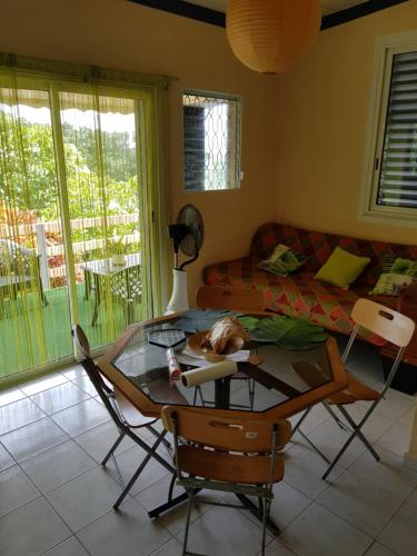 Faciliteiten, DOMAINE de VALCINE 3 gites parc et piscine a 4 mn de la distillerie DBM, des 1er commerces et de la  in Sainte Rose