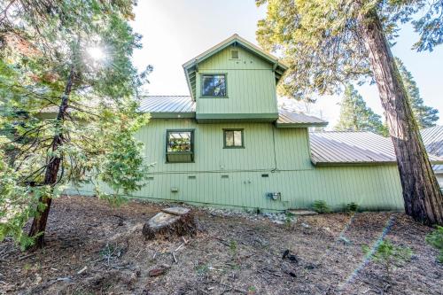 Paw's Cabin - main image