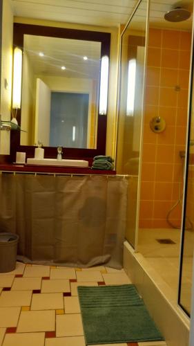 Grand studio les pieds dans l'eau, centre ville