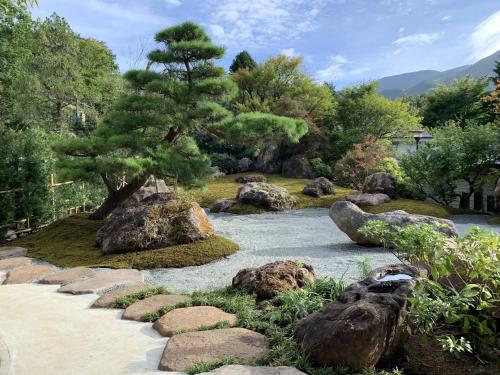 Onsen & Garden -Asante Inn-