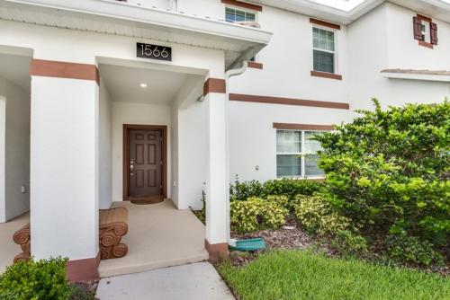1566Plunker Townhouse - image 4