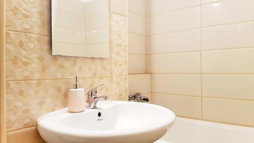 Eminescu Central Studio Apartment - image 2