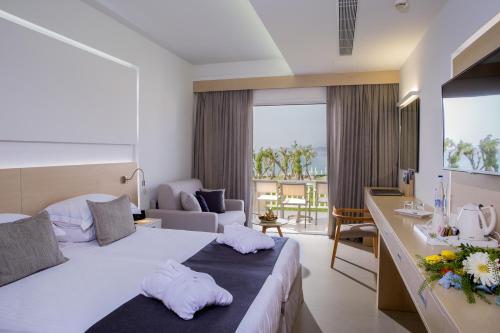 Deluxe Twin Room with Sea View