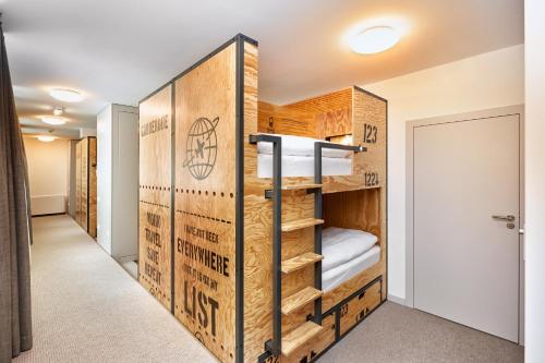 Bed in 10-Bed Mixed Dormitory Room