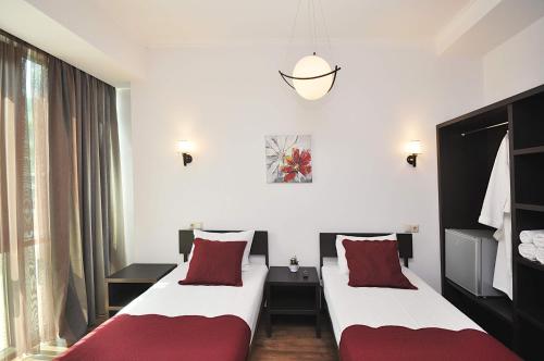 Tbilisi Check In – Tbilisi, MA