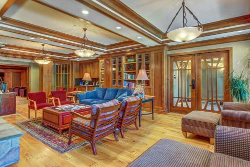 Powderhorn Lodge 102: Sego Lily Suite - main image