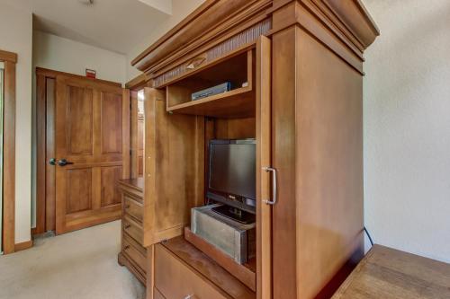 Powderhorn Lodge 102: Sego Lily Suite - image 8