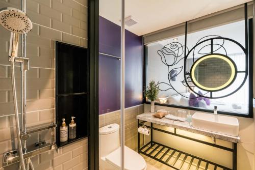 room detail thumbnail 2