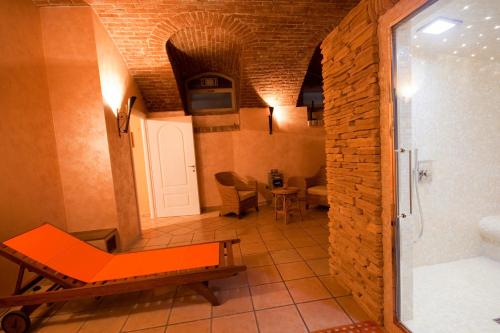 Gyógyfürdő, Albergo Antica Dogana in Asti