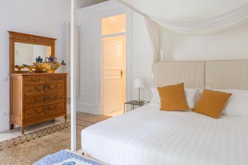 Garden Suite in private villa on Via Libertà