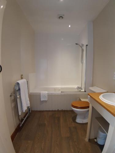 Bull Inn - image 3