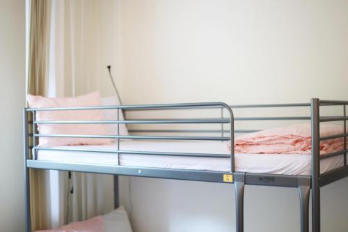 Hotelik Okęcie 39 - Nocleg i Parking Blisko Lotnisko Okęcie – Warsaw, NC