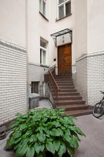 Apartments Warsaw City Center by Renters - image 2